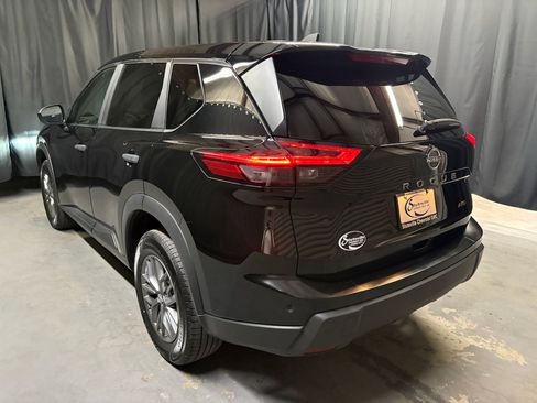 Used 2024 Nissan Rogue S AWD/4WD image 7