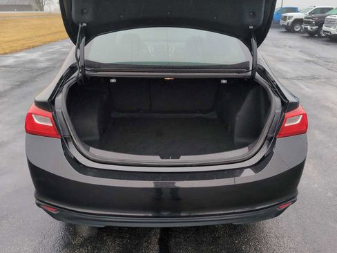 Used 2018 Chevrolet Malibu LT image 24