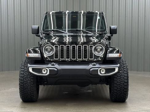 Used 2025 Jeep Wrangler Unlimited Sahara AWD/4WD image 8