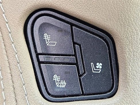 Used 2019 GMC Yukon SLT w/ Premium Edition image 21