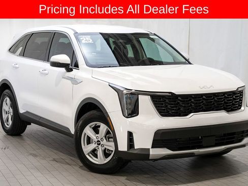 Certified 2025 Kia Sorento LX FWD image 1