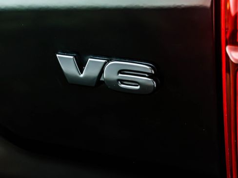 Used 2019 Toyota Tacoma TRD Sport image 8