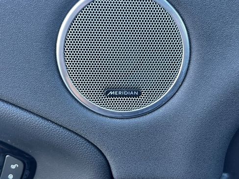 Used 2018 Land Rover Range Rover Evoque SE Premium image 28