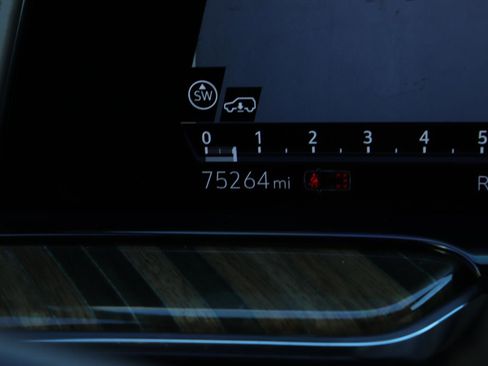 Used 2021 Cadillac Escalade Premium Luxury Platinum image 33