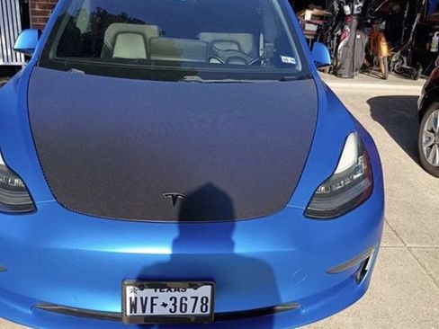Used 2018 Tesla Model 3 Mid Range RWD image 2