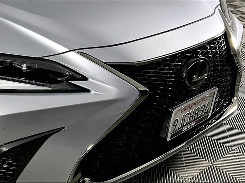 Used 2024 Lexus ES 300h F Sport image 28