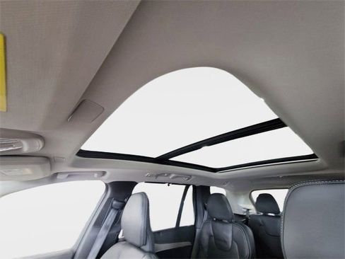 Used 2025 Volvo XC90 B6 Ultra w/ Protection Package Premier image 23