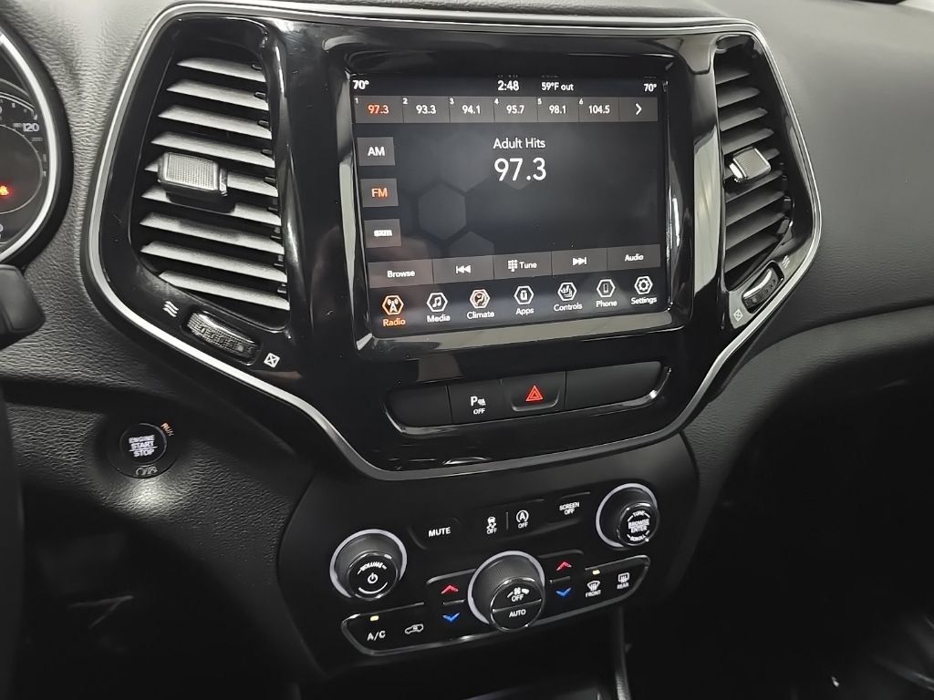 Used 2019 Jeep Cherokee Limited AWD/4WD image 25