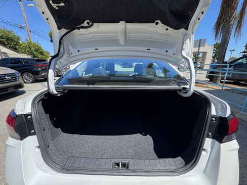 Used 2025 Nissan Versa SV FWD image 30