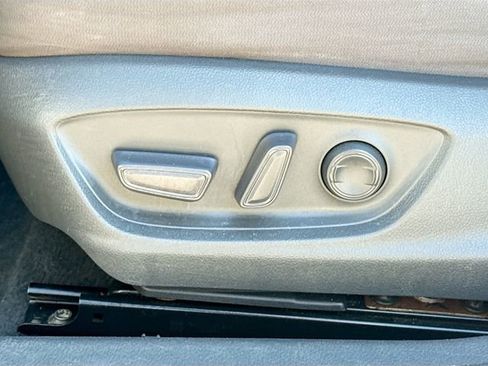 Used 2020 Toyota Camry LE image 38