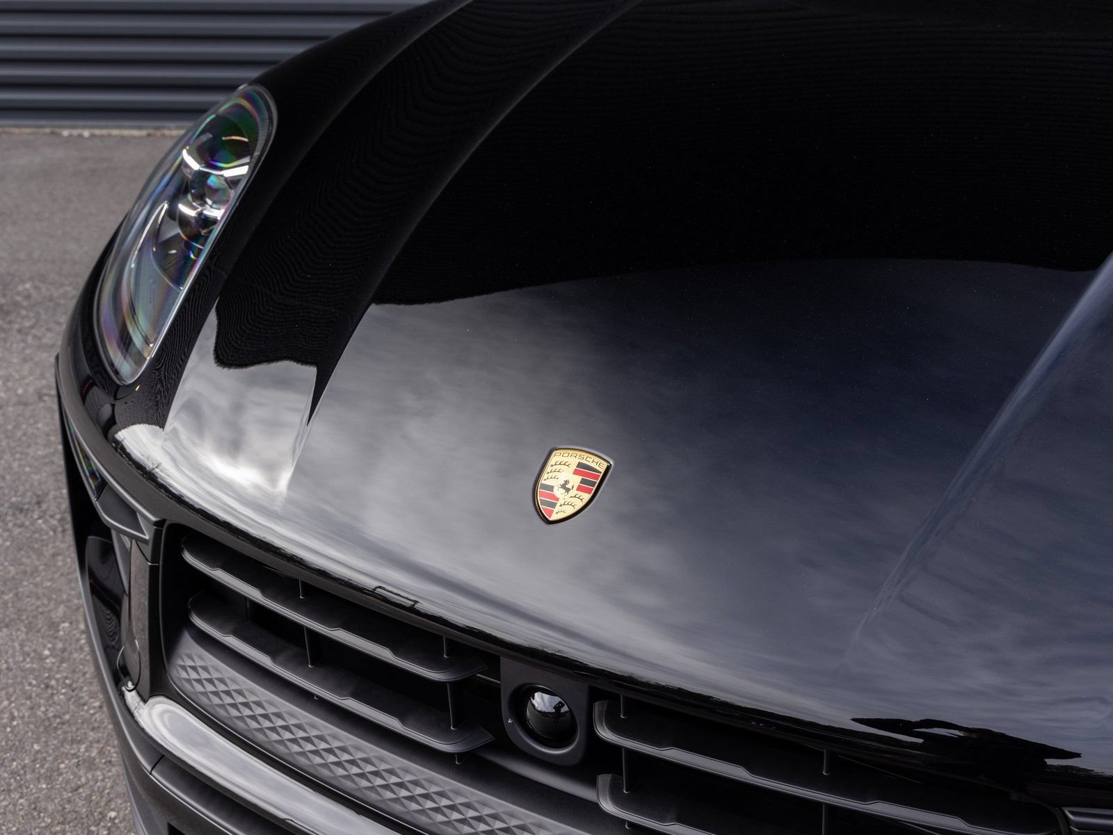Certified 2026 Porsche Macan AWD/4WD image 10