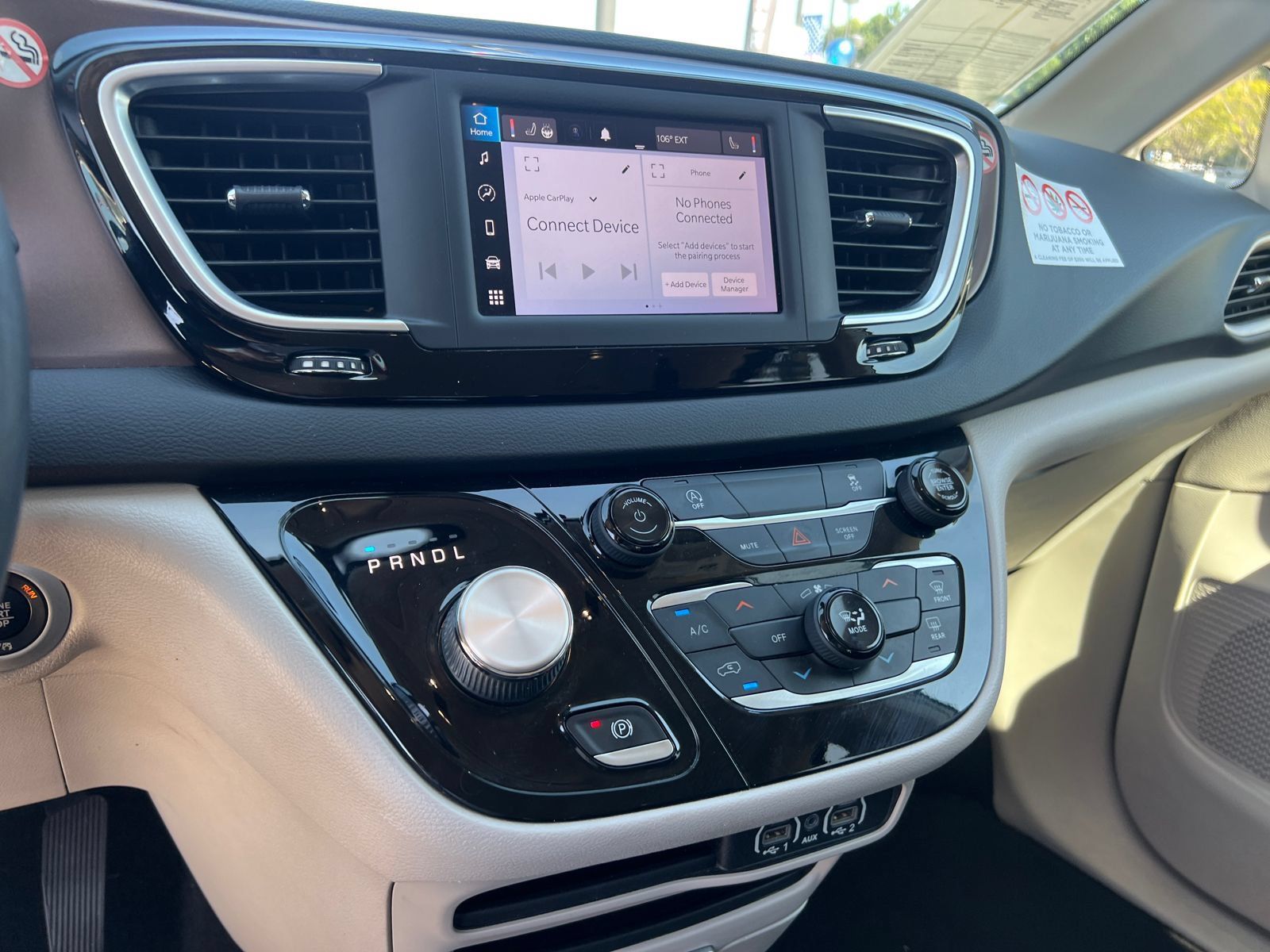 Used 2022 Chrysler Voyager LX FWD image 28