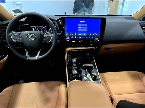 Used 2025 Lexus NX 350 AWD w/ Accessory Package (2T) image 7