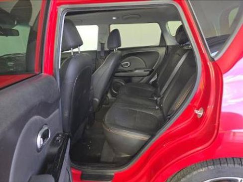 Used 2018 Kia Soul ! w/ Tech Package FWD image 12