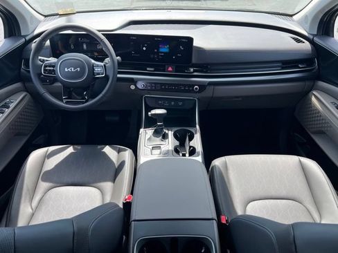 New 2026 Kia Carnival FWD image 10
