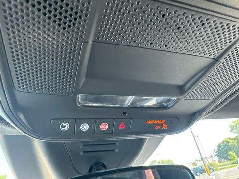 Used 2025 Chevrolet Equinox EV LT FWD image 26