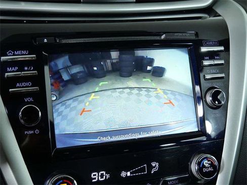 Used 2018 Nissan Murano SV image 24