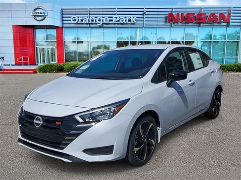 New 2025 Nissan Versa SR w/ Trunk Package image 4