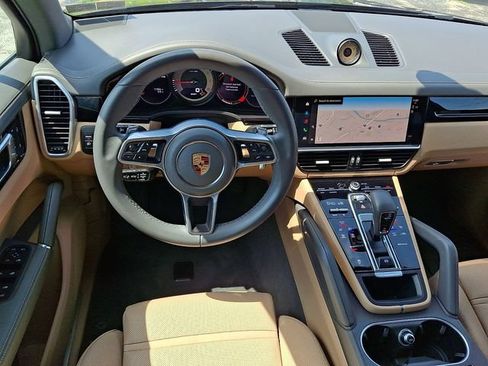 Used 2023 Porsche Cayenne Platinum Edition AWD/4WD image 13