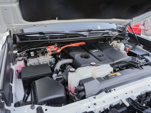 Used 2023 Toyota Sequoia Platinum image 30