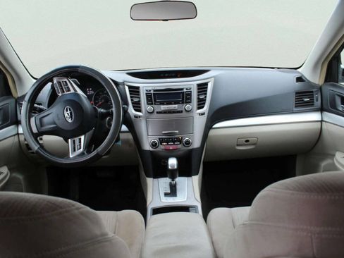 Used 2013 Subaru Outback 2.5i Premium AWD/4WD image 7