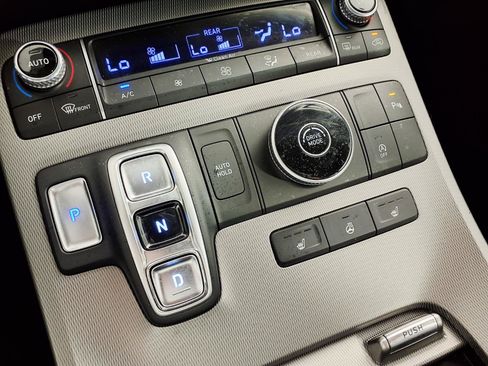 Used 2022 Hyundai Palisade SEL w/ Premium Package FWD image 21