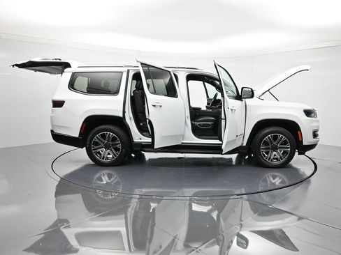 Used 2024 Jeep Wagoneer Series II w/ Flexible Seating Group image 50