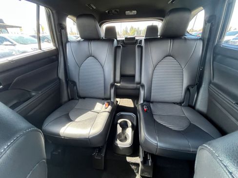 Used 2025 Toyota Highlander XSE AWD/4WD image 41