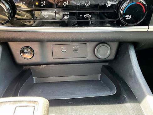 Used 2024 Nissan Rogue S AWD/4WD image 31