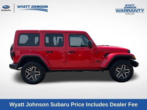 Used 2025 Jeep Wrangler Unlimited Sahara AWD/4WD image 11