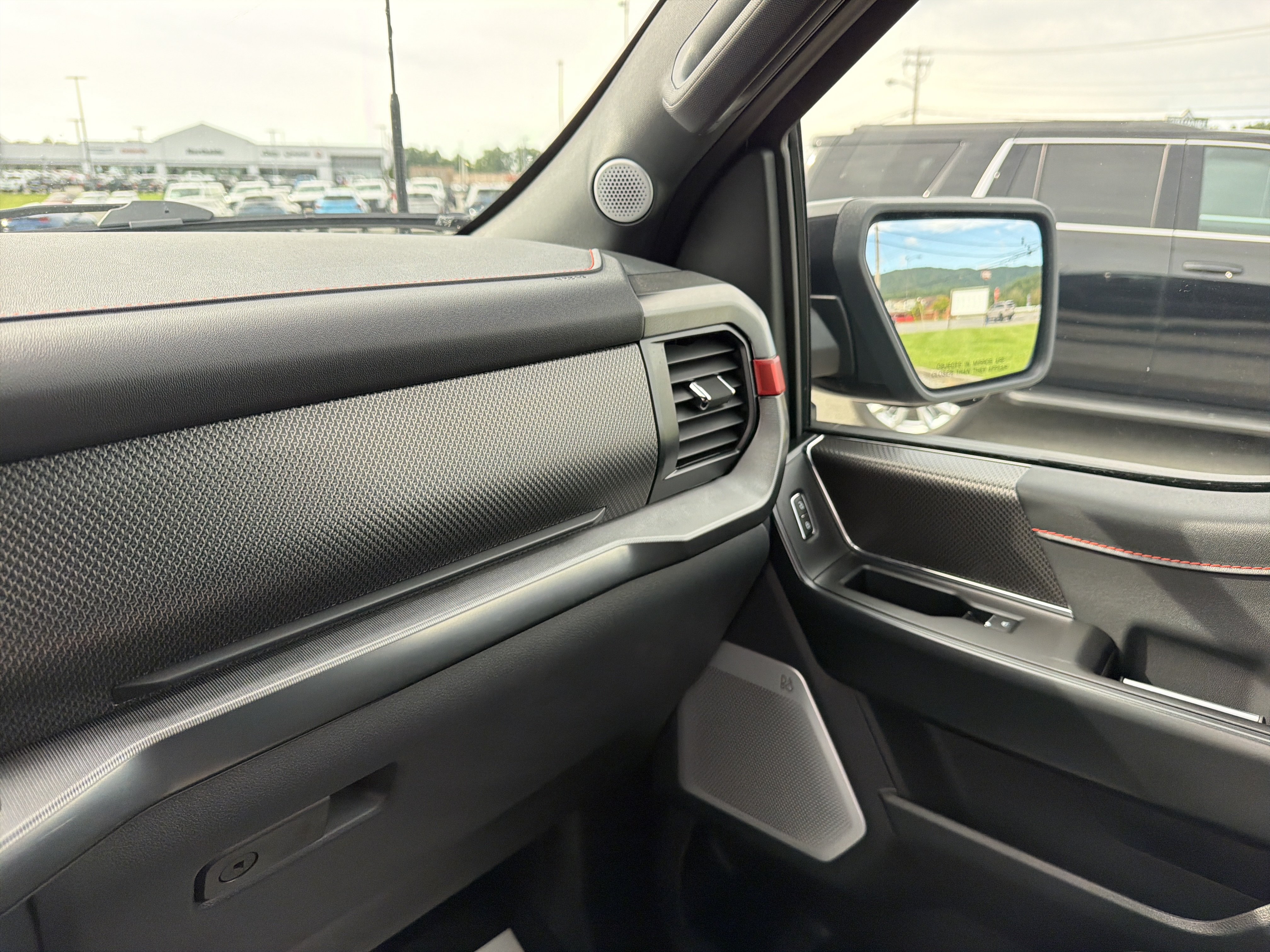 Used 2025 Ford F150 Raptor AWD/4WD image 24