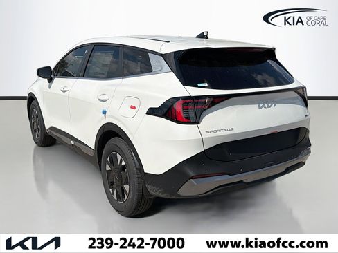 New 2026 Kia Sportage LX FWD image 4