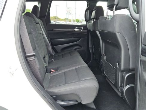 Used 2019 Jeep Grand Cherokee Laredo image 14