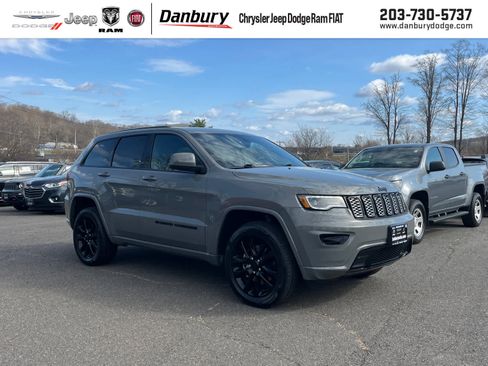 Used 2022 Jeep Grand Cherokee Laredo X image 1
