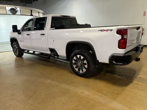 Used 2021 Chevrolet Silverado 2500 Custom w/ Custom Value Package AWD/4WD image 6