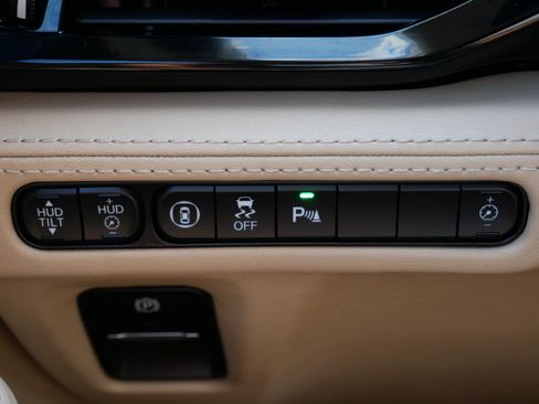 Used 2025 Acura MDX SH-AWD w/ Advance Package image 26