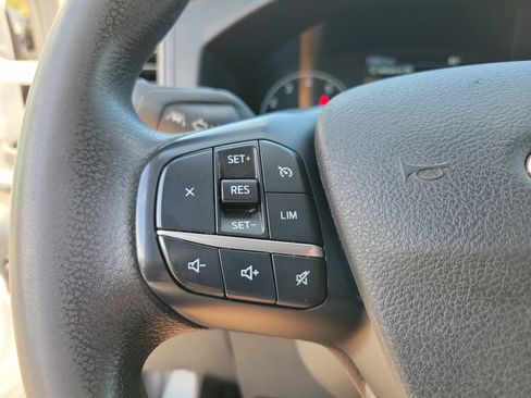 Used 2022 Ford Transit 250 Medium Roof image 9