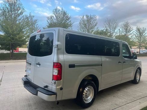 Used 2019 Nissan NV 3500 S image 6