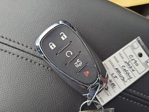 Used 2024 Chevrolet Malibu LT image 29