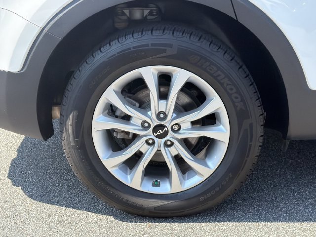 Used 2022 Kia Telluride LX AWD/4WD image 19