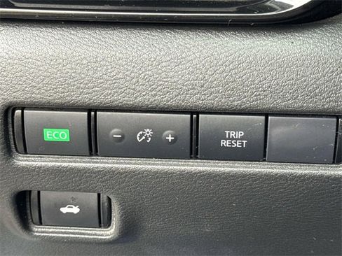 Certified 2024 Nissan Sentra SV image 22