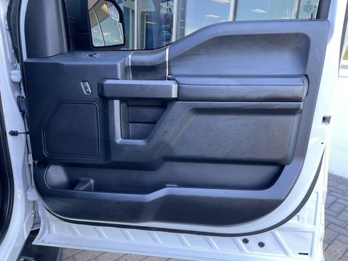 Used 2019 Ford F150 XLT w/ Equipment Group 302A Luxury AWD/4WD image 31