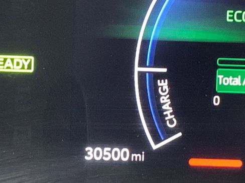 Used 2025 Toyota Camry LE image 39