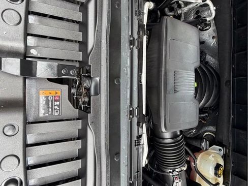 Used 2020 Chevrolet Silverado 1500 RST AWD/4WD image 7