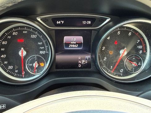 Used 2020 Mercedes-Benz GLA 250 4MATIC w/ Premium Package image 13