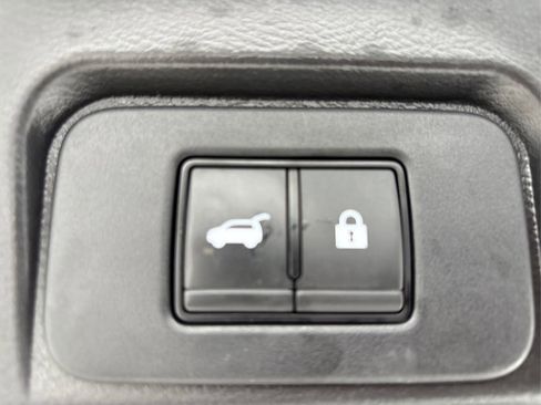 Used 2023 Nissan Rogue SV w/ SV Premium Package image 14