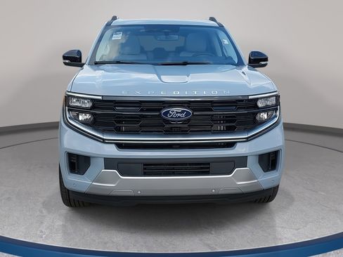 New 2026 Ford Expedition Platinum w/ Platinum Ultimate Package AWD/4WD image 2