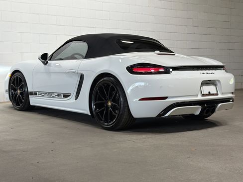 Certified 2025 Porsche 718 Boxster RWD image 3
