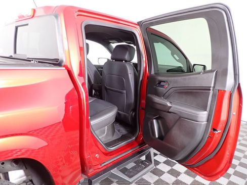 Used 2024 Chevrolet Colorado LT w/ LT Convenience Package III AWD/4WD image 36