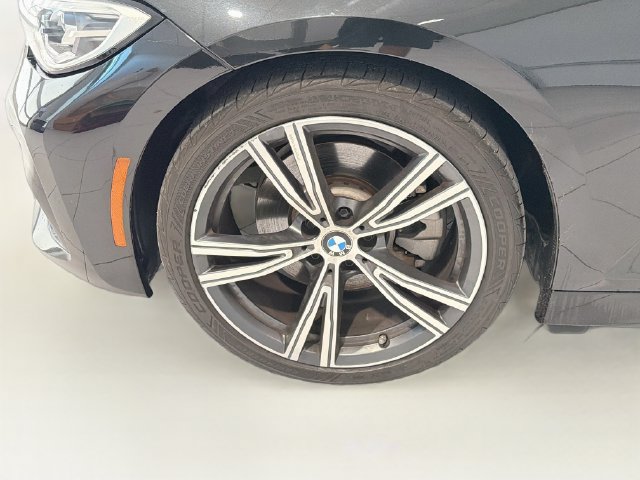 Used 2019 BMW 330i xDrive Sedan w/ M Sport Package AWD/4WD image 26